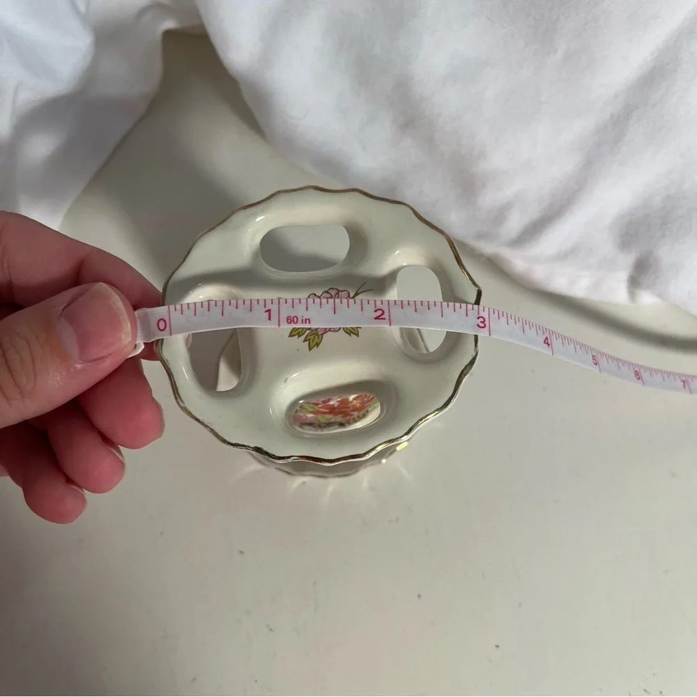 Japanese toothbrush holder